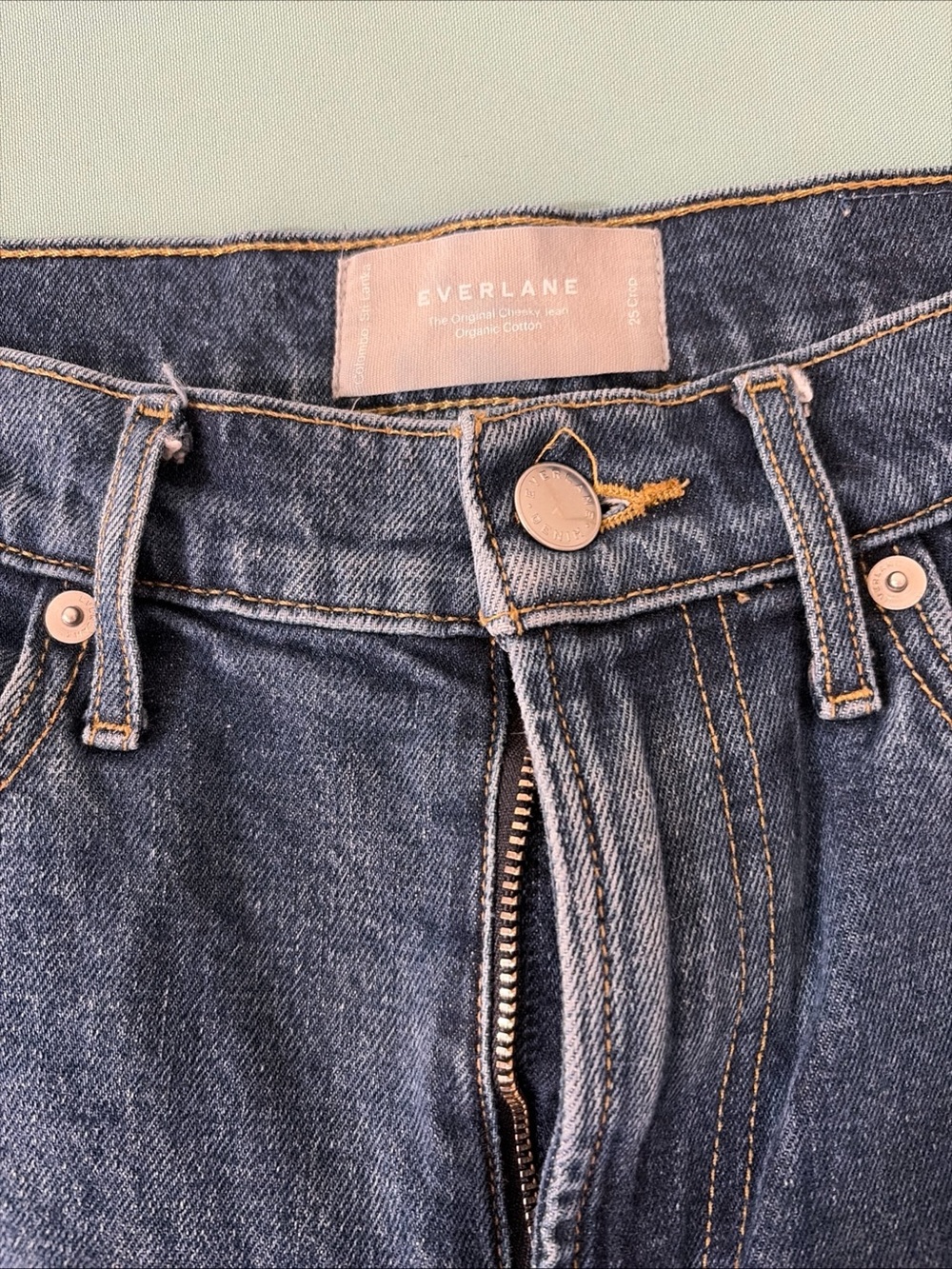 Everlane “The Original Cheeky Jeans”. Dark Blue Crop Jeans